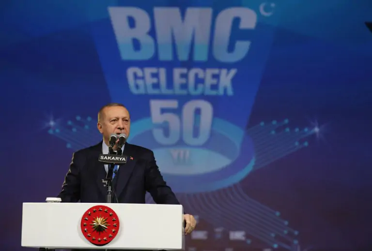 CUMHURBAŞKANI ERDOĞAN YERLİ VE MİLLİ OTOMOTİV DEVİ BMC’NİN SAKARYA KARASU FABRİKASI’NIN TEMEL ATMA TÖRENİNE KATILDI